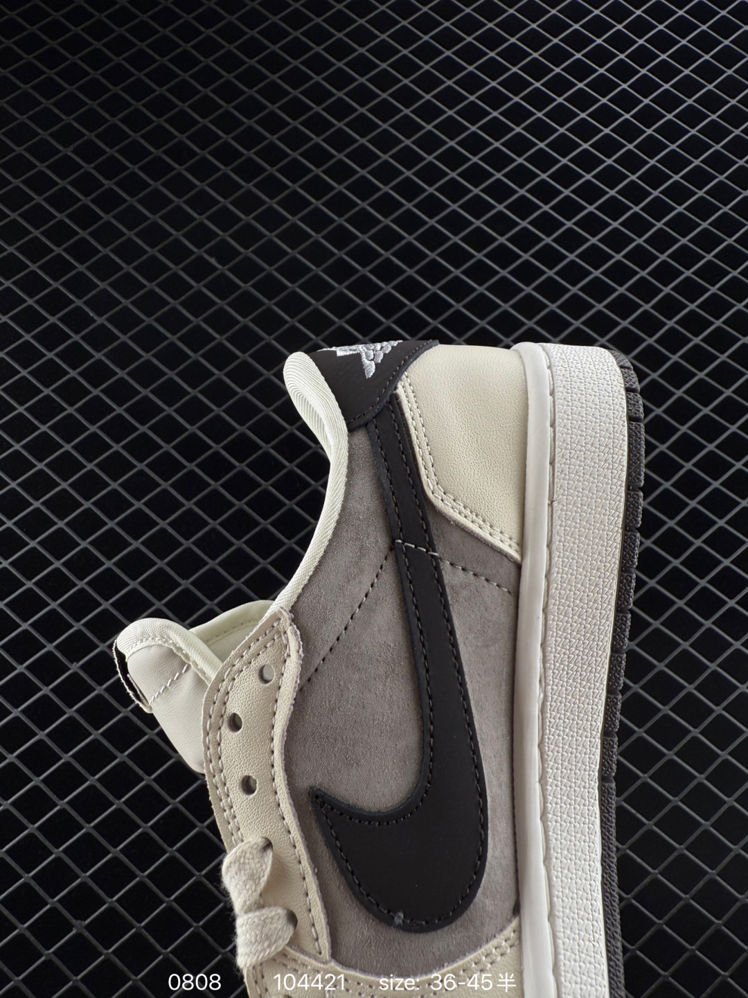 Travis Scott x Air Jordan 1 ” Reverse Mocha “